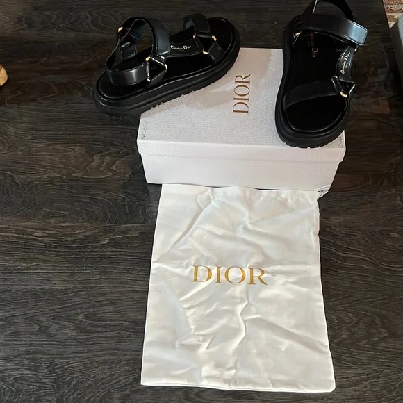 COPY - Like new D Wave Sandals (worn twice) - Picture 6 of 9